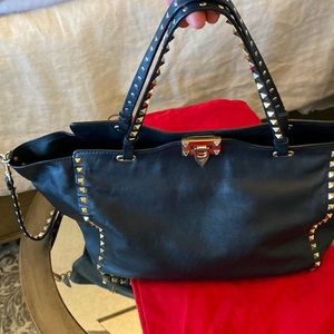 Valentino Garavani Medium Rockstud Tote - image 1